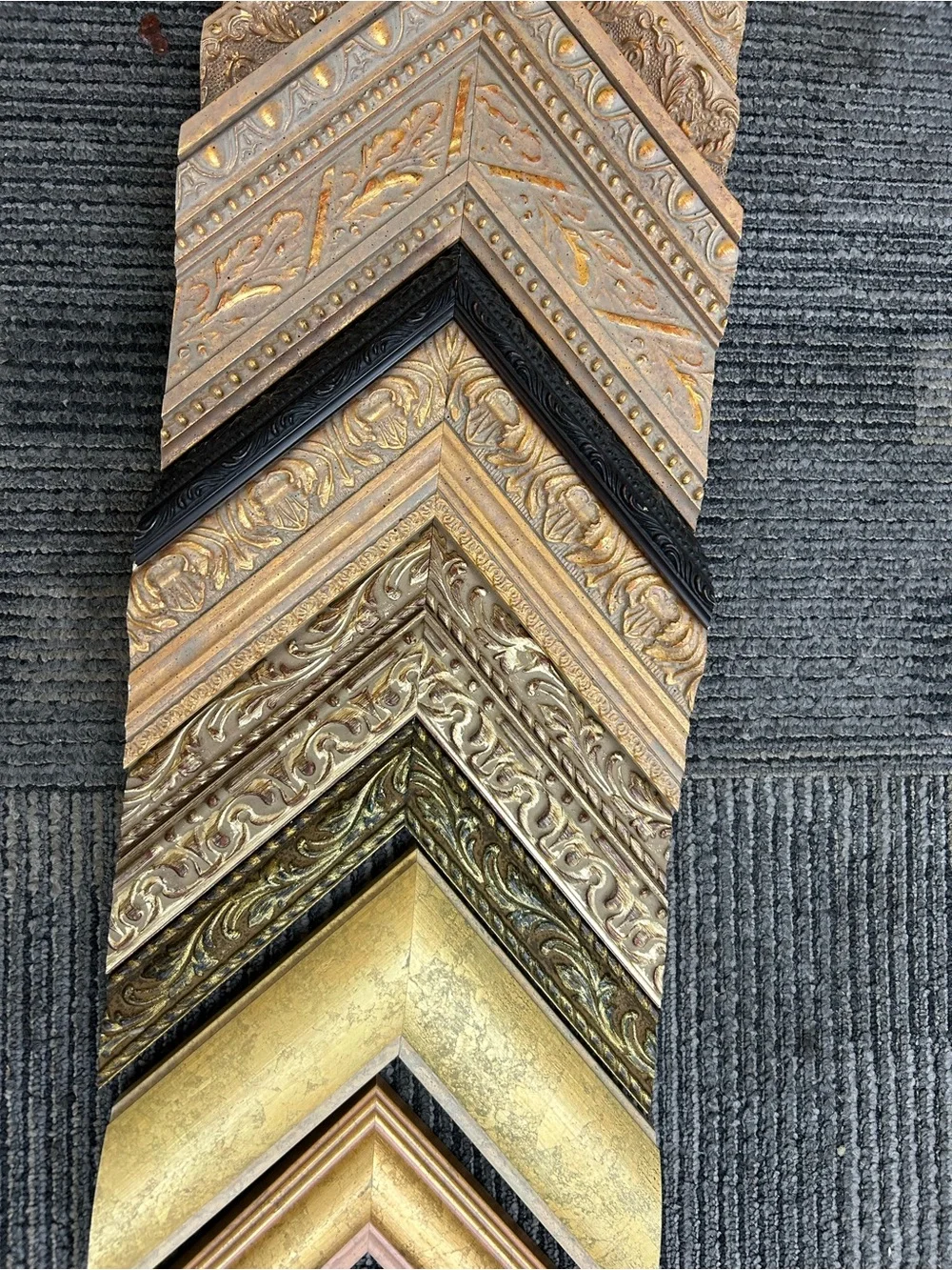 Gold Ornate Picture Frame Moulding Sample - Decorative Home Accent